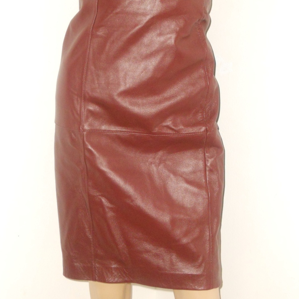 CLIFFORD AND WILLS BURGUNDY LEATHER SKIRT SIZE 10